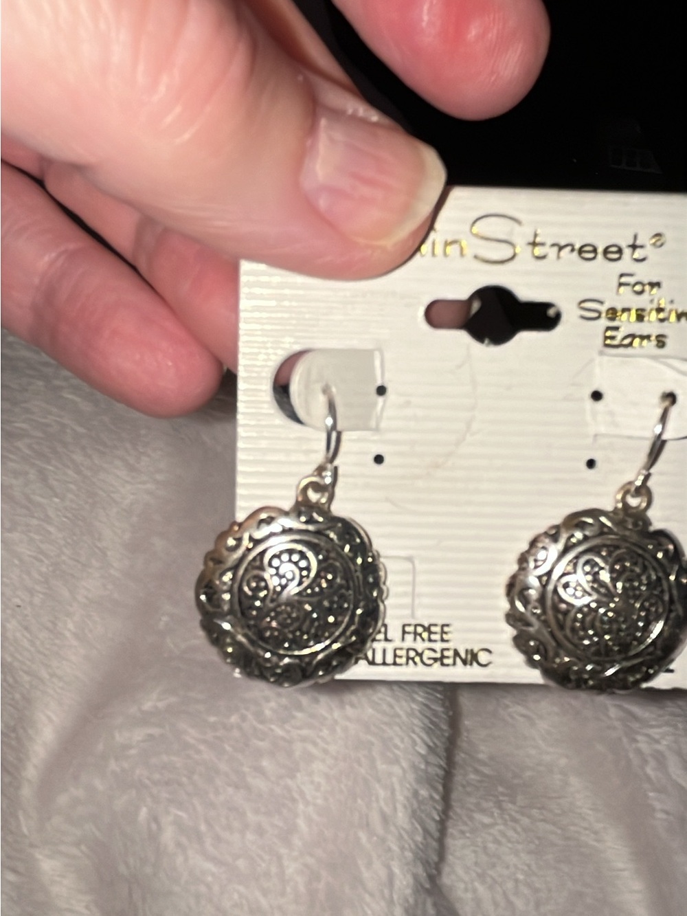 ❤️ 5 for $15 Main Street fees Silver Filigree Round Drop Earrings with Hook